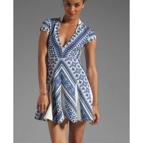 PENCEY Patterned‎ V-Neck Skater Dress Blue Sz 2 - Picture 1 of 6